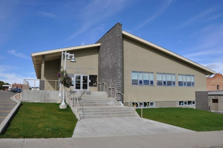 Cardston Public Library 03 600px