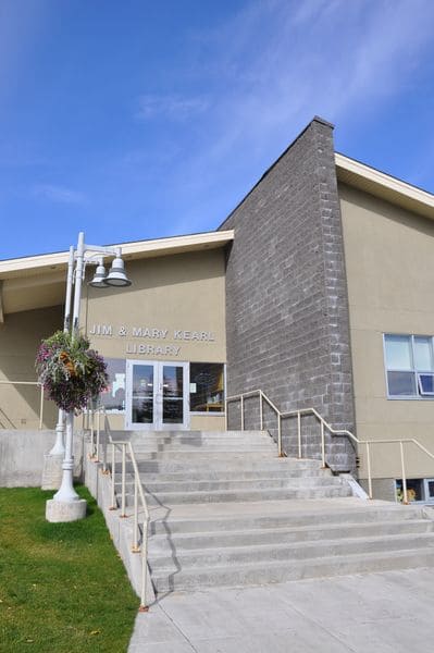 Cardston Public Library 06 600px