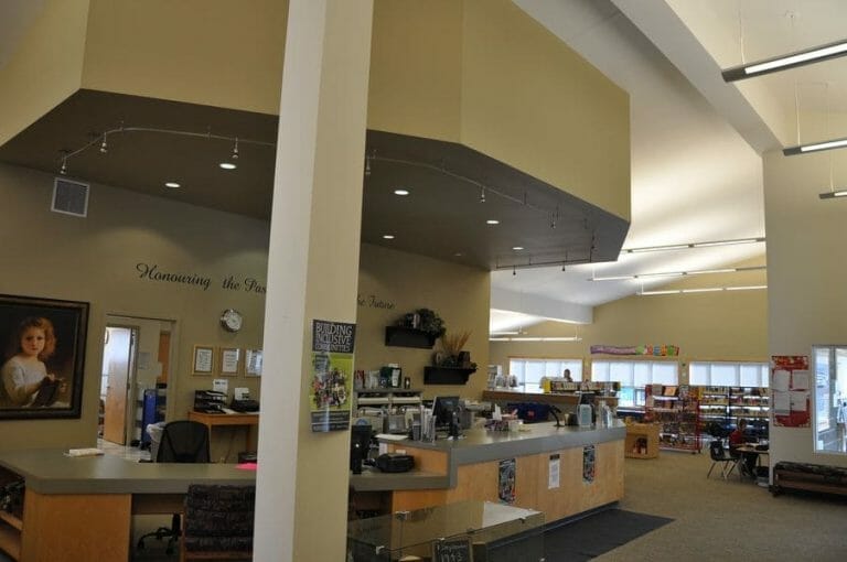 Cardston Public Library 09 600px